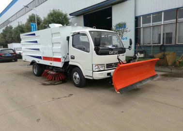 Chine Camion de balayeuse de route de vide de Dongfeng 8000 litres de 4x2 6x4 8x4 avec la pelle à neige fournisseur