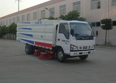 Chine Camion à haute pression 4x2 de balayeuse de route de circuit de l'eau 5500 litres pour ISUZU fournisseur