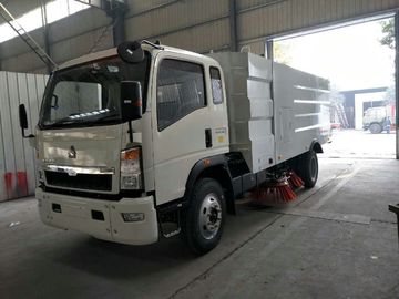Chine Haut camion efficace de balayeuse, la poussière 4x2 rassemblant la machine rapide de route fournisseur