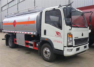 Chine Sinotruck HOWO 4x2 10M3 10000 litres de réservoir de carburant d'huile de camion réapprovisionnent en combustible le bateau-citerne Bowser de carburant de camion fournisseur